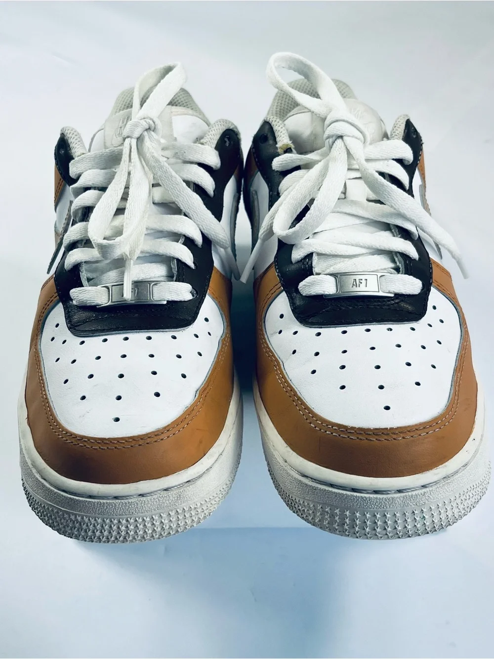 Nike Air Force 1 Low ‘07 Light Brown White Sneakers #DD8969-100 Women’s Size:8
